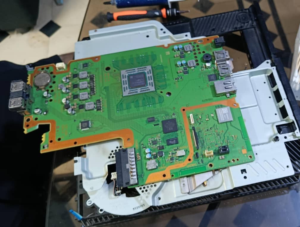 Reparación y limpieza de consola